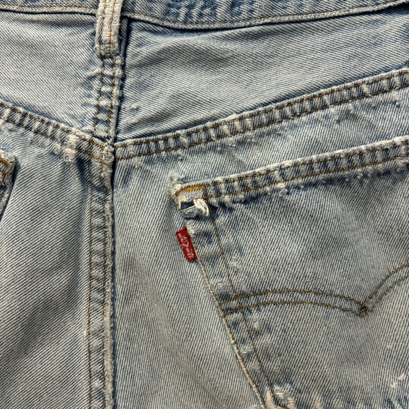 VINTAGE Levi’s Distressed Shredded Denim Shorts - Picture 7 of 12